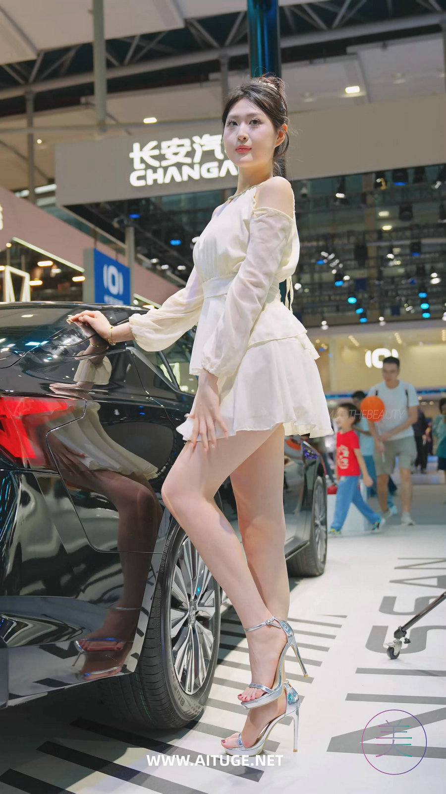 2024 广州车展 网红美女车模 beautyleg LOOKBOOK 05 [262MB]
