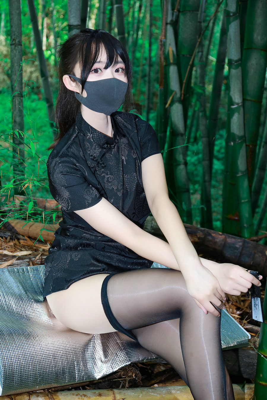 李佳 - 黑旗袍森林 [56P-479MB]