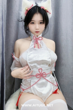 蜜桃少女是依酱呀 - 狐狸 [24P4V-277MB]